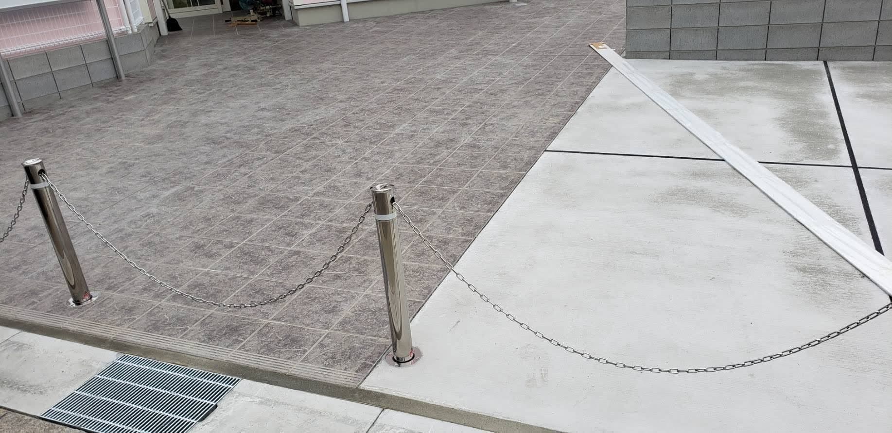 駐車場ポール設置 | 名古屋市守山区のエクステリア工事ならイズ美