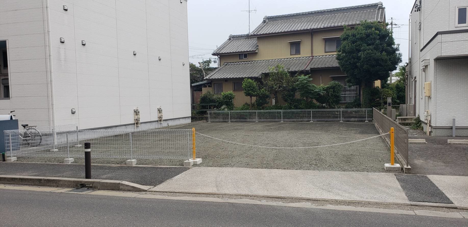 駐車場ポール新設 | 名古屋市守山区のエクステリア工事ならイズ美