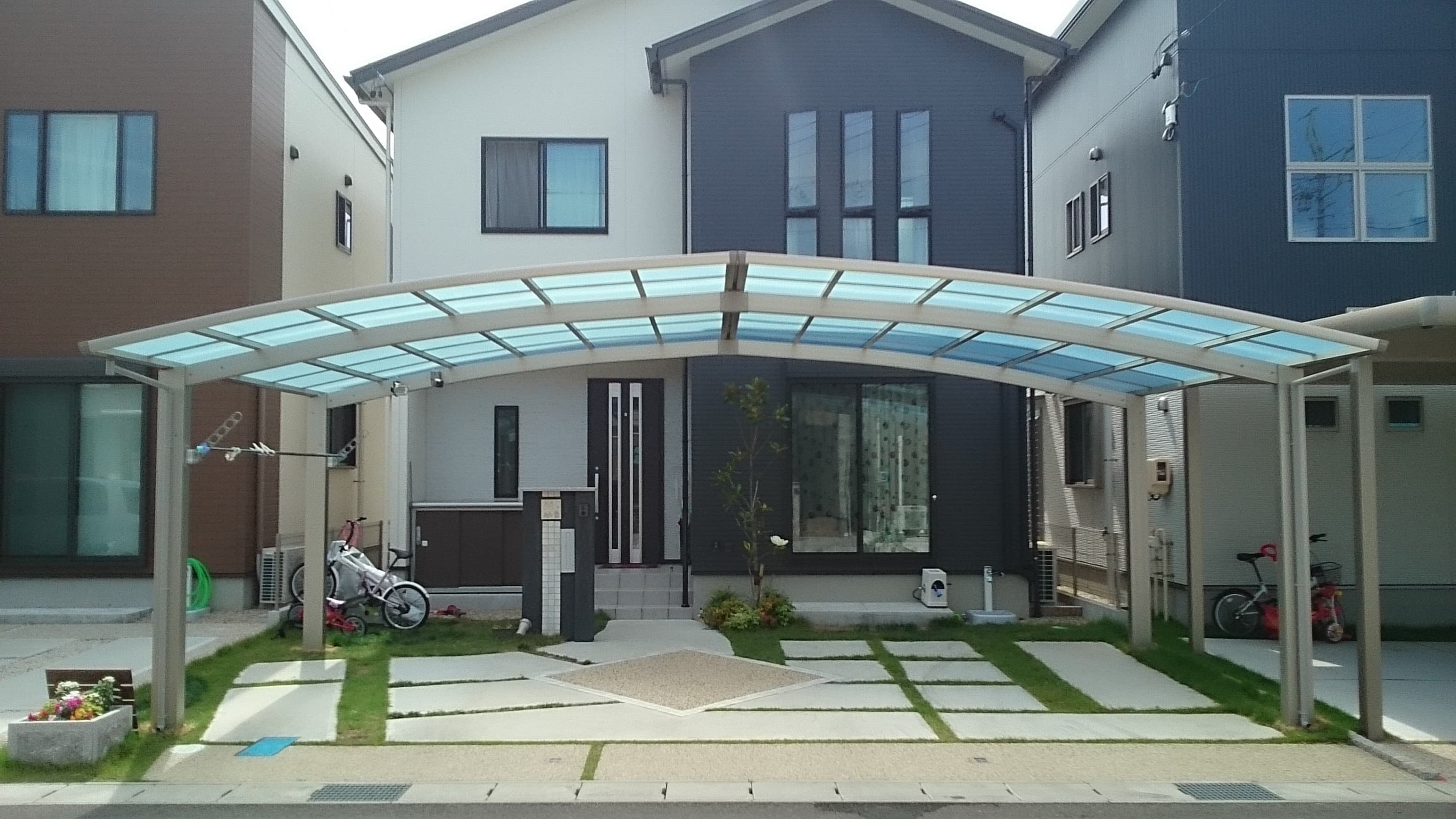 2台用カーポート新設工事 | 名古屋市守山区のエクステリア工事ならイズ美