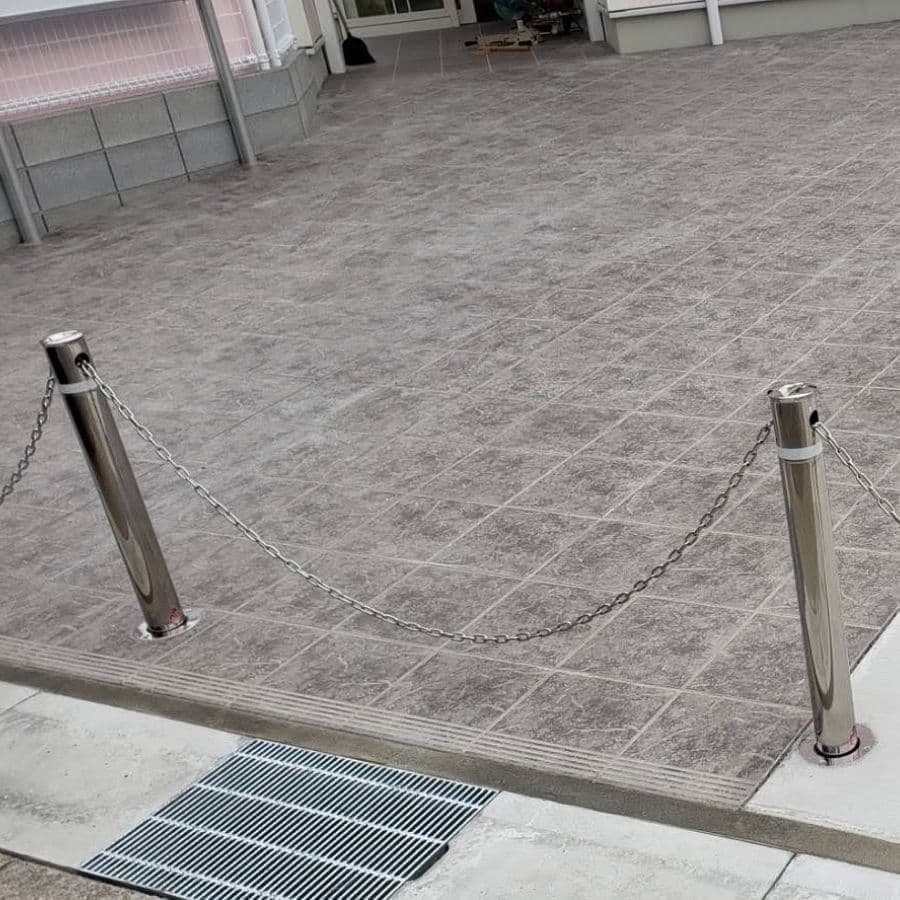 駐車場ポール設置 名古屋市守山区 | 名古屋市守山区でエクステリア工事ならイズ美