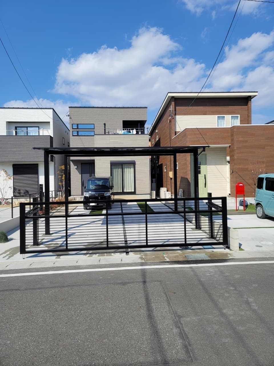 跳ね上げゲート・カーポート設置 | 名古屋市守山区のエクステリア工事ならイズ美