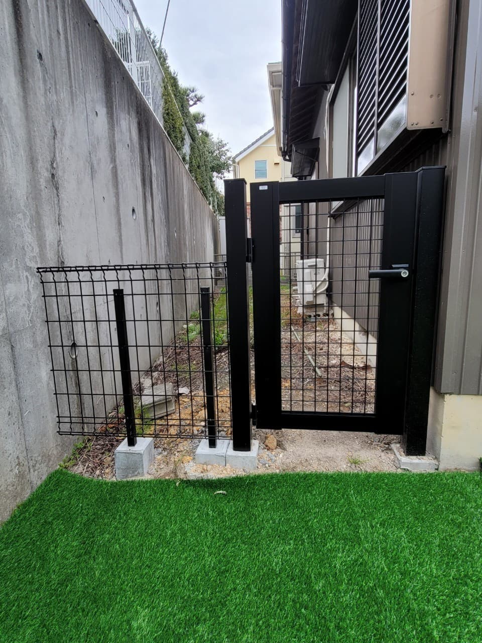 門扉・メッシュフェンス設置 | 名古屋市守山区のエクステリア工事ならイズ美